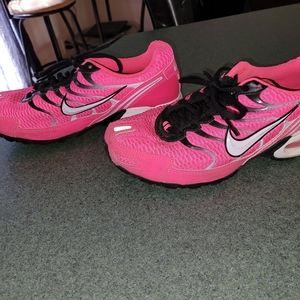 Womens Nike shoes size 7.5